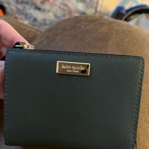 Leather wallet Kate spade army green very good used condition